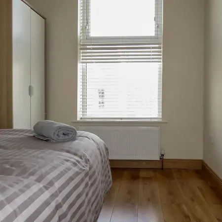 Central Apartment, Two Double Bedrooms Apartment *